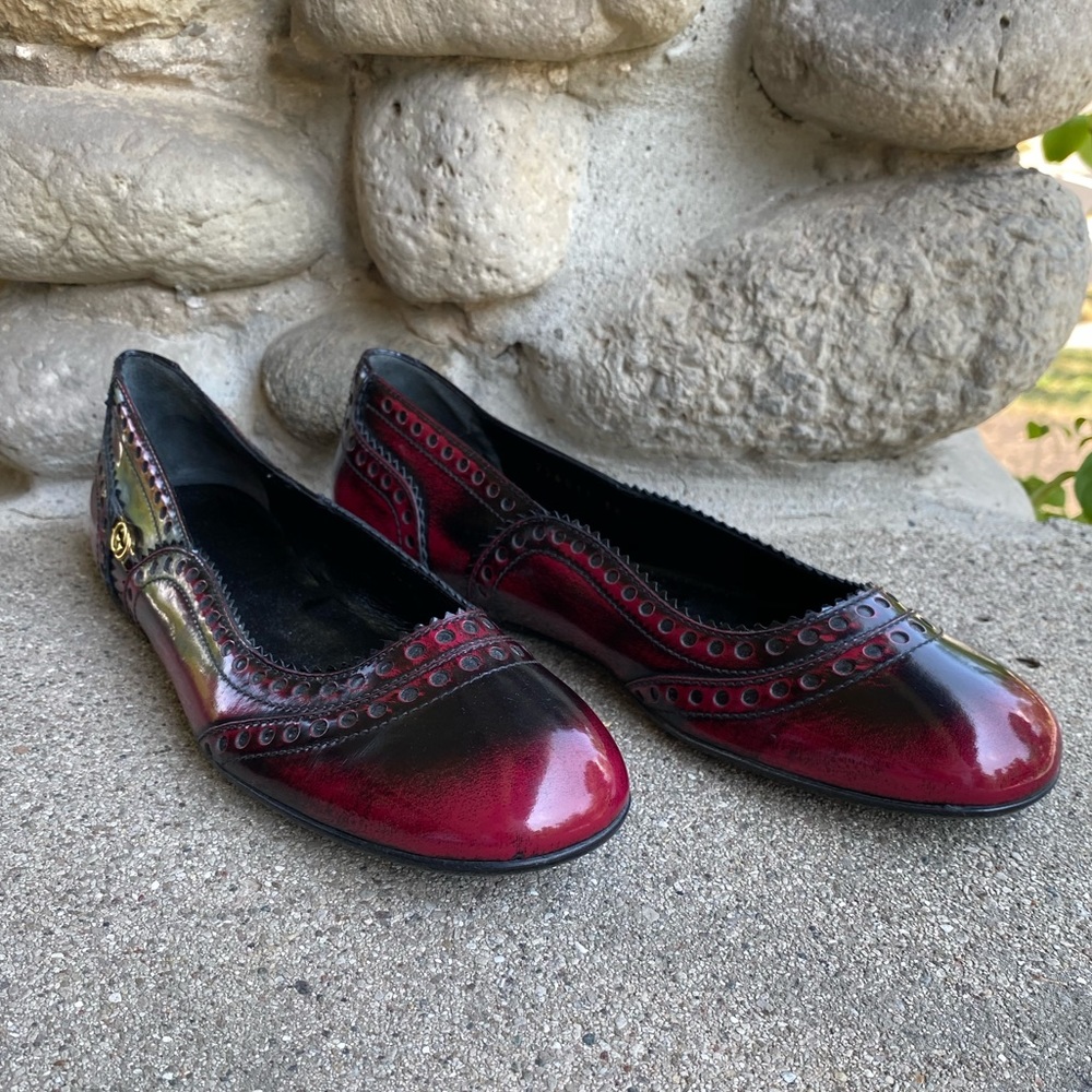 Gucci Red & Black Brogue Style Flats - 38.5 - Picture 2 of 11